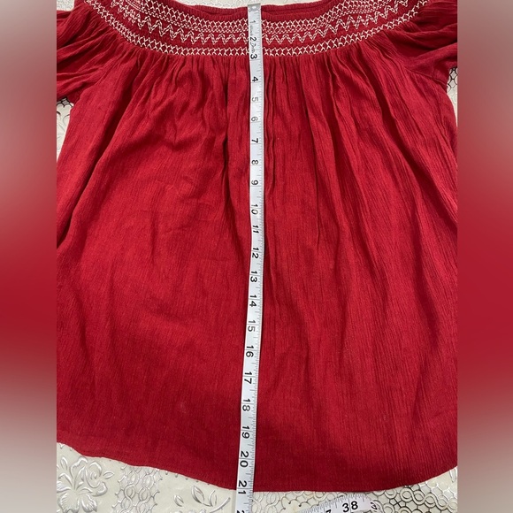 Elegant Red Off-Shoulder Women's Top size s - Picture 4 of 6